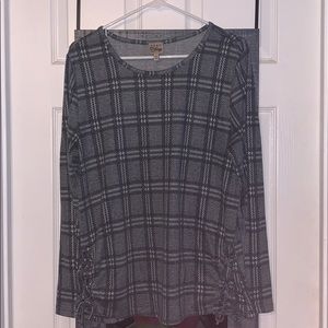 Como vintage long sleeve blouse with tie sides